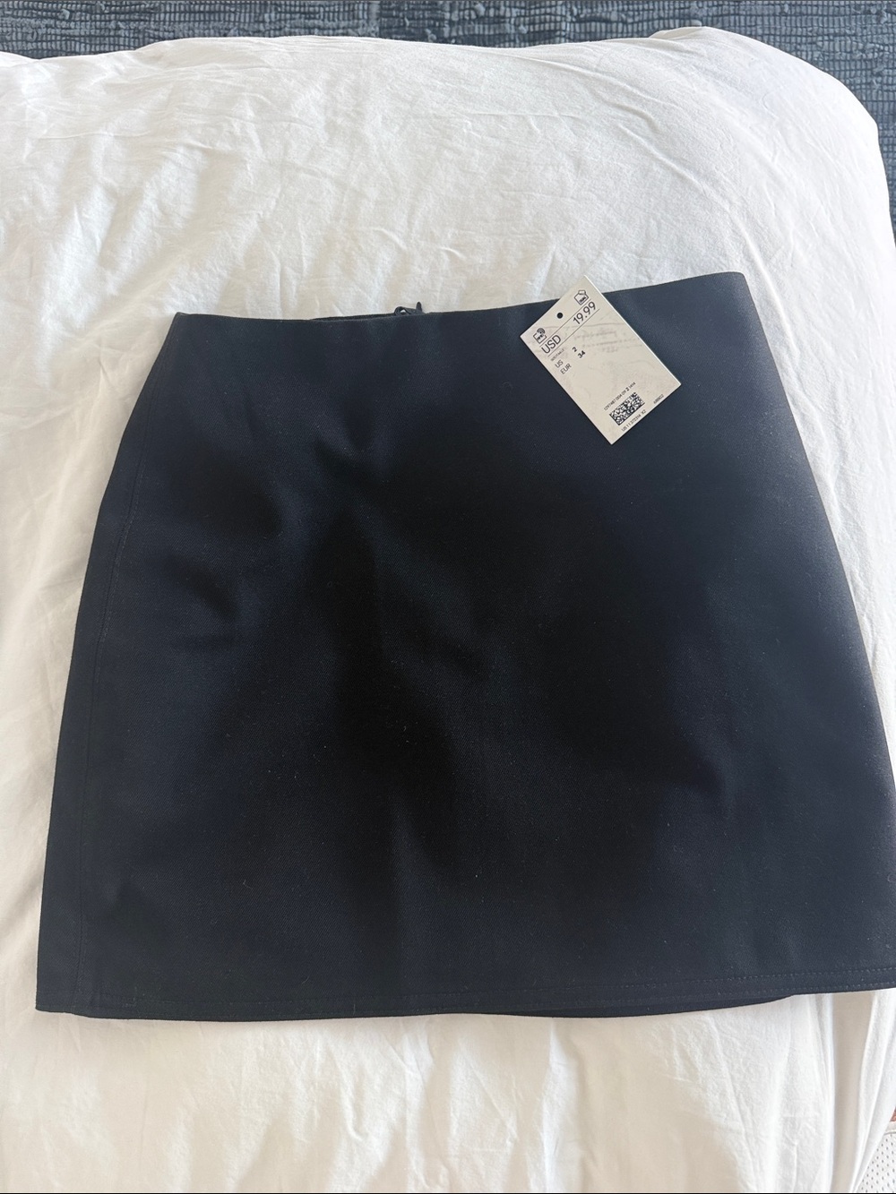 H&M Black Mini Skirt